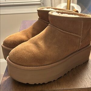 UGG Ultra Mini Platform